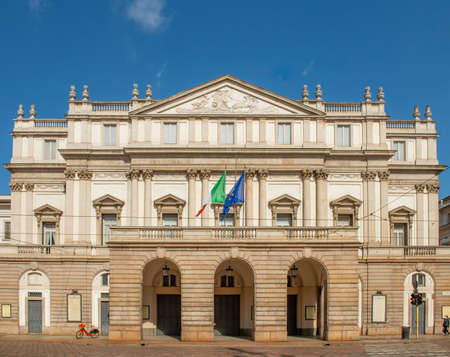 estena facade of the teatro alla scala in milanのeditorial素材