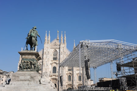 Statues in the Piazza del Duomo in Milanの写真素材