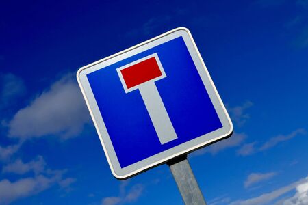 French dead end street road sign on blue skyの写真素材