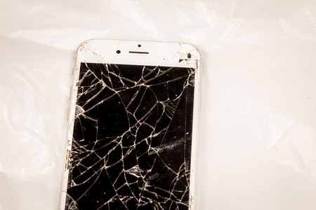 Paris, FRANCE - August 26, 2017: close up of an iphone 6S of the mark Apple Inc. whose screen is broken as a result of a violent fallのeditorial素材