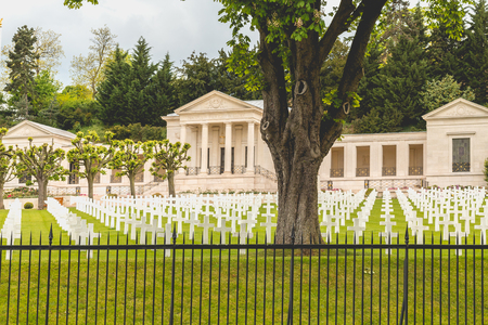 SURESNES, FRANCE - May 02, 2017 : white cross alignment in the American military cemetery of Suresnes, near Paris, Franceのeditorial素材