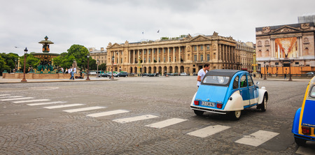 Paris, France - May 08, 2017 : iconic Citroen 2CV for rent at Place du Trocadéro on a spring dayのeditorial素材