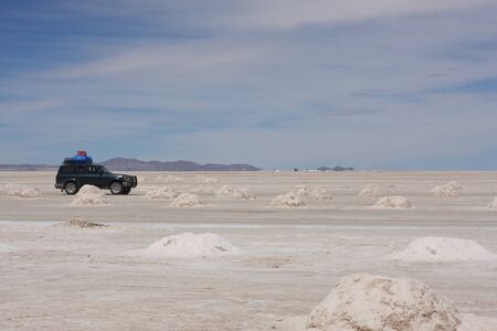 Salar de Uyuni, amid the Andes in southwest Boliviaの写真素材