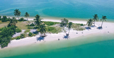 Aerial view of Laem Had Beach in Koh Yao Yai, island in the andaman sea between Phuket and Krabi Thailandの写真素材