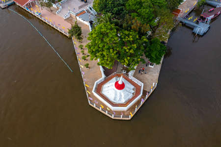 Aerial view of Wat Poramai Yikawat or wat Paramaiyikawat in Koh Kret, Nonthaburi, Thailandの写真素材