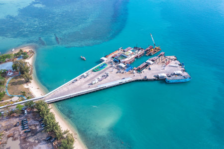 Aerial view of Thong Sala pier, boat and koh Tae Nai in koh Phangan, Thailandの写真素材