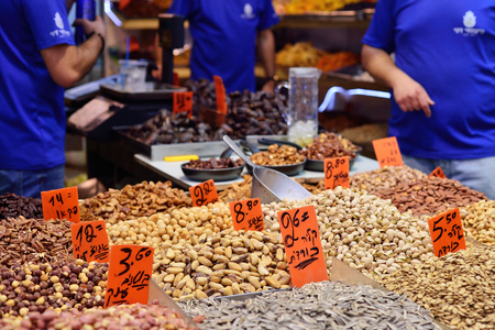 JERUSALEM, ISRAEL - APRIL 2017:  Nuts in Israely Market Mahane Yehuda, Jerusalemの写真素材