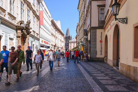 PRAGUE, CZECH REPUBLIC - MAY 2017: pedestrian central street in Pragueのeditorial素材