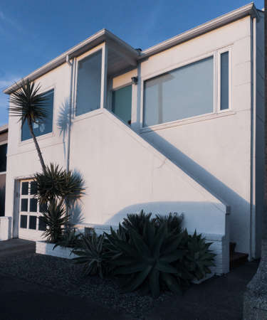 Retro White Modern House in Cool Sunの写真素材