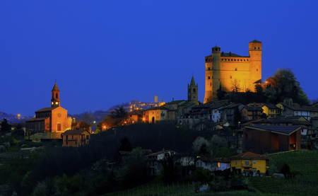 Night view of Serralunga d'Alba. In the background, over 15 km away, you can see the village of Murazzano with its high medieval watchtower.のeditorial素材