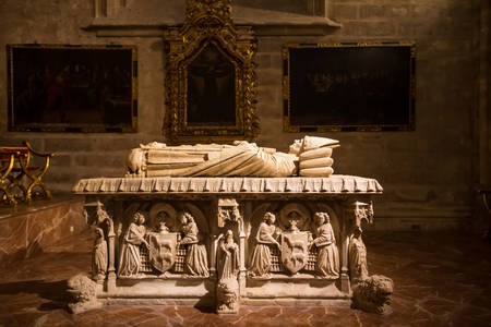 SEVILLE, SPAIN - JUNE 4: Interior of Cathedral of Seville on June 4, 2014 in Seville, Spain. World Heritage Site since 1987, It is the largest Gothic in the world.のeditorial素材