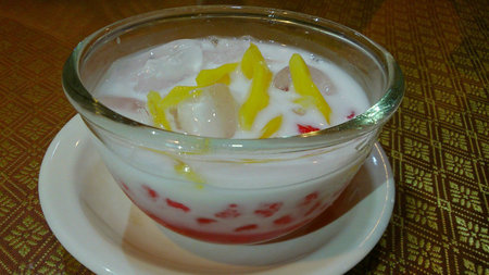 Chilled Water Chestnut Served with Coconut Milkの素材