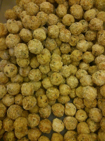 Closeup of fresh salmon ballsの素材