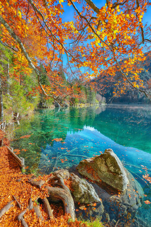 Breathtaking view of Fusine lake with Mangart peak on background. Popular travel destination of Mediterranean sea. Location: Tarvisio comune, Province of Udine, Italy, Europeの写真素材