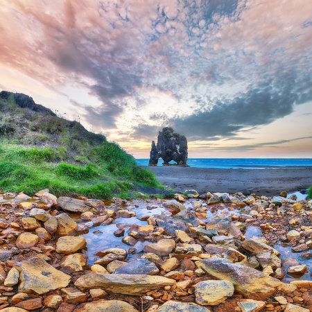 Breathtaking view of Hvitserkur unique basalt rock in Iceland. Location: place Hvitserkur, Vatnsnes peninsula, Iceland, Europe.の写真素材