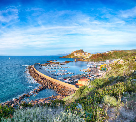 Unbelivable view of Medieval town of Castelsardo. Cityscape of Castelsardo port.  Location: Castelsardo, Province of Sassari, Sardinia, Italy, Europeの写真素材