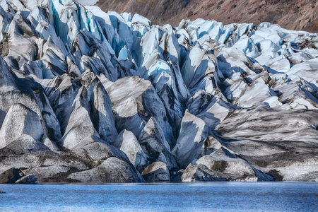 Impressive view of Skaftafellsjokull glacier tongue and volcanic mountains around on South Iceland. Location: Skaftafell National Park, Skaftafellsjokull glacier, Iceland, Europe.の写真素材