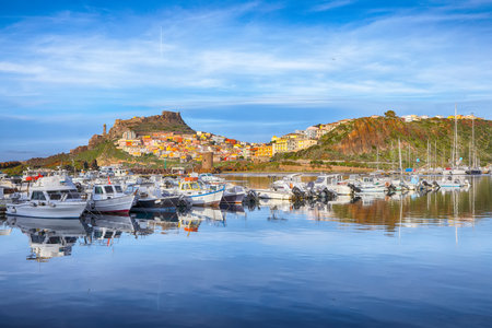 Unbelivable view of Medieval town of Castelsardo. Cityscape of Castelsardo port.  Location: Castelsardo, Province of Sassari, Sardinia, Italy, Europeの写真素材