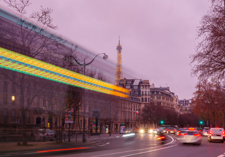 Paris, France - December 22, 2014: View of Paris streets and the Eiffel Tower at sunset.のeditorial素材