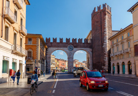 Verona. City gate.のeditorial素材