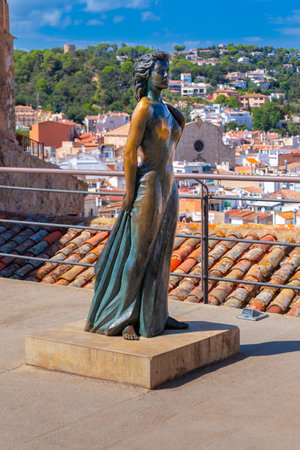 Statue of Ava Gardner on the fortress hill in Tossa de Mar, Spain.のeditorial素材