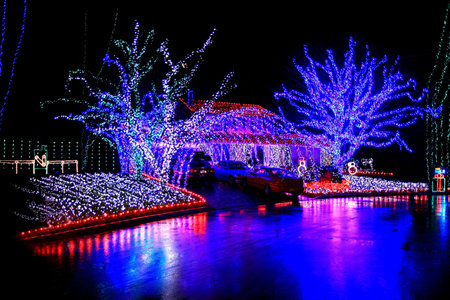 Night-time Christmas Lights on a Home.の写真素材