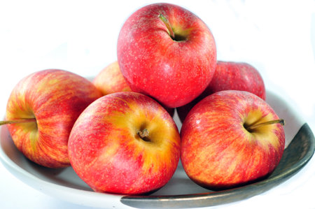 Ripe red apple  Isolated on a white background 