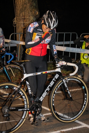 WOERDEN, THE NETHERLANDS - OCTOBER 23, 2012 - CYCLOCROSS RIDER SANNE CANT OF BELGIUM AT THE START OF THE NACHT VAN WOERDENのeditorial素材