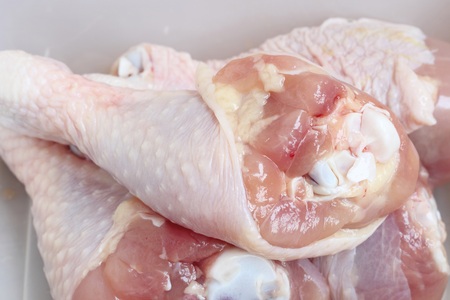 fresh raw chicken legsの写真素材