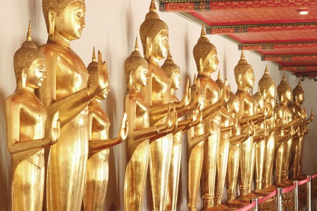 Bangkok- Thailand : March 4, 2016  Gold Buddha statues at Wat Phoのeditorial素材