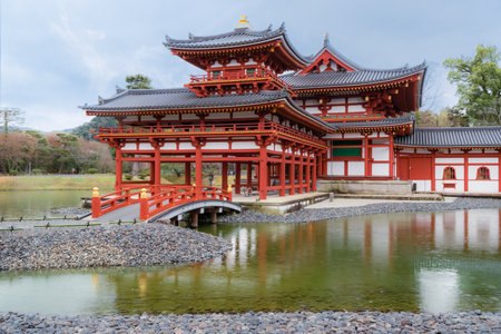 Byodoin Temple is an important and renowned site in Uji, Kyoto Prefecture. The temple's main hall is depicted on the 10-yen coin of Japan and has been recognized by UNESCO as a Worのeditorial素材