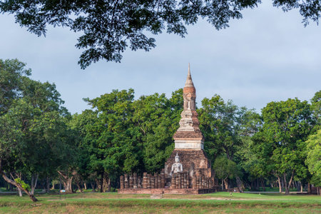tourist attractions in the city park of Bangkok City, the most beautiful Viewpoint Wat Arun, Buddhist temple in Bangkok, Thailandの写真素材