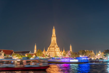 tourist attractions in the city park of Bangkok City, 
The most beautiful Viewpoint Wat Arun,Buddhist temple in Bangkok, Thailandの写真素材