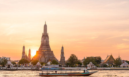tourist attractions in the city park of Bangkok City, the most beautiful viewpoint Wat Arun, Buddhist temple in Bangkok, Thailandの写真素材