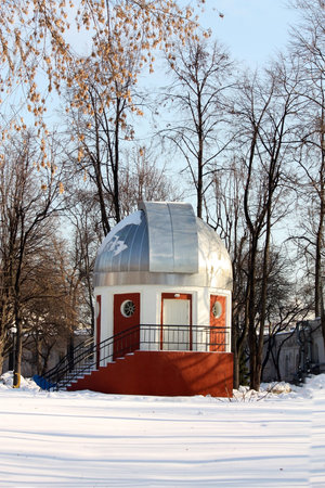 Public observatory in the city parkの写真素材