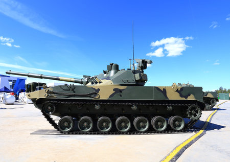 125 mm self-propelled cannon Sprut on crawler tracks with rotating turret