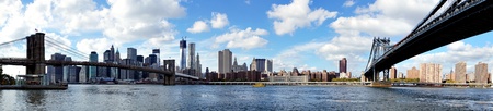 Panoramic view of Manhattan, with Brooklyn Bridge and Manhattan Bridge, seen from Brooklyn Bridge Parkのeditorial素材