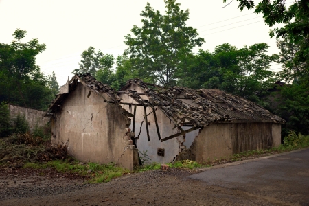 Building demolished in the 2008 earthquake, in Sichuan, Cinaの写真素材