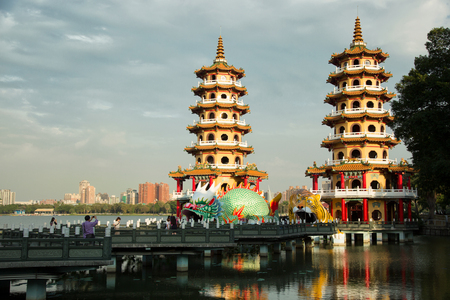 The Dragon and Tiger Pagodas is a temple located at Lotus Lake in Zuoying District, Kaohsiung, Taiwan. The temple was built in 1976. One of the towers is the Tiger Tower, the other one being the Dragon towerのeditorial素材