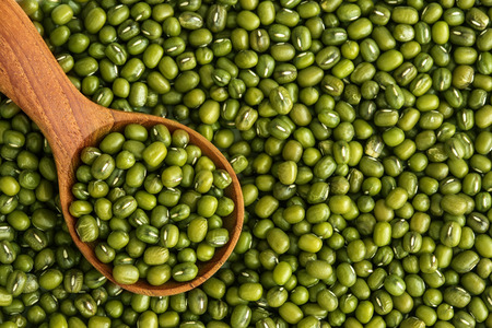 Close up green mung beans grain seed backgroundの写真素材