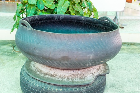 litter bin make of tire from creativityの写真素材