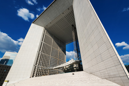 PARIS, FRANCE - MAY 18, 2014  La Grande Arche at daytime  のeditorial素材