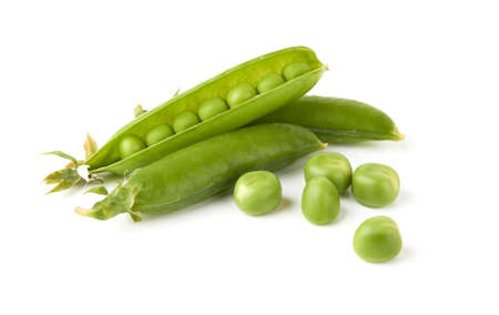 Fresh green peas isolated on white backgroundの写真素材