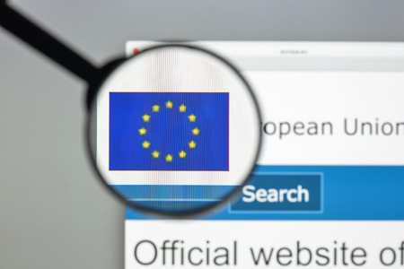 Milan, Italy - August 10, 2017: Europa.eu website homepage. European Union logo visible.のeditorial素材