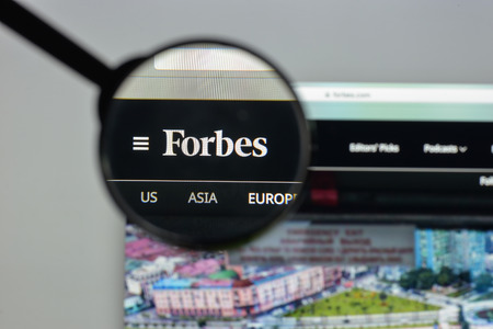 Milan, Italy - August 10, 2017: Forbes website homepage. It is an American business magazine. Forbes.com logo visible.のeditorial素材