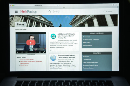 Milan, Italy - August 10, 2017: Fitch ratings website homepage. It is one of the "Big Three credit rating agencies". Fitch ratings logo visible.のeditorial素材
