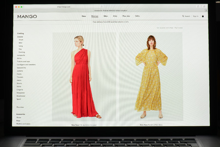 Milan, Italy - May 7, 2017: Mang brand website homepage. It's a fashion e-commerce store.のeditorial素材