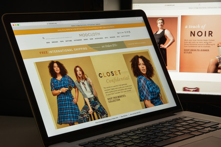 Milan, Italy - August 10, 2017: Modcloth website homepage. It is an American online retailer of indie and vintage-inspired womenâs clothing. Modcloth logo visible.のeditorial素材