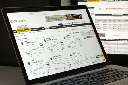 Milan, Italy - August 10, 2017: Kitco website homepage. It is a Canadian company that buys and sells physical precious metals. Kitco logo visible.のeditorial素材