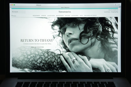 Milan, Italy - August 10, 2017: Tiffany website homepage. It is an American luxury jewelry and specialty retailer. Tiffany logo visible.のeditorial素材